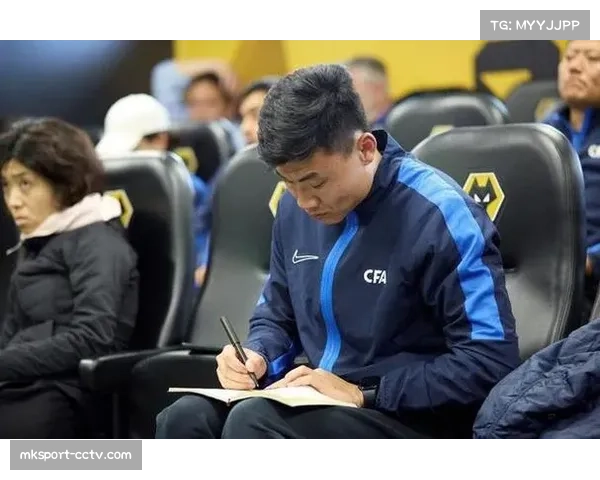 中国足球青训教练参与国际交流，分享本土培养经验